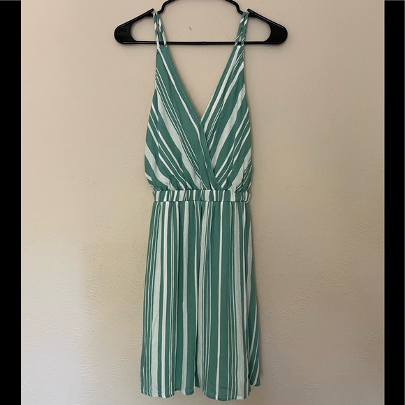 NWT Lulu’s Oceanside Adventure Green and White Striped Dress - Picture 2 of 13